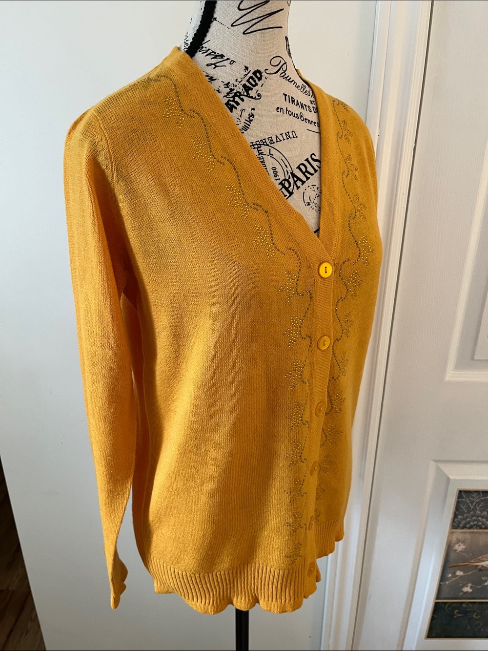 🍎Women's Mustard Yellow V-Neck Button Cardigan Sweater - Picture 8 of 9